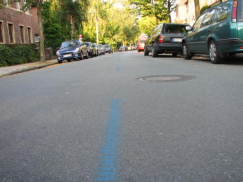 Blaue Linie an der Landoisstraße